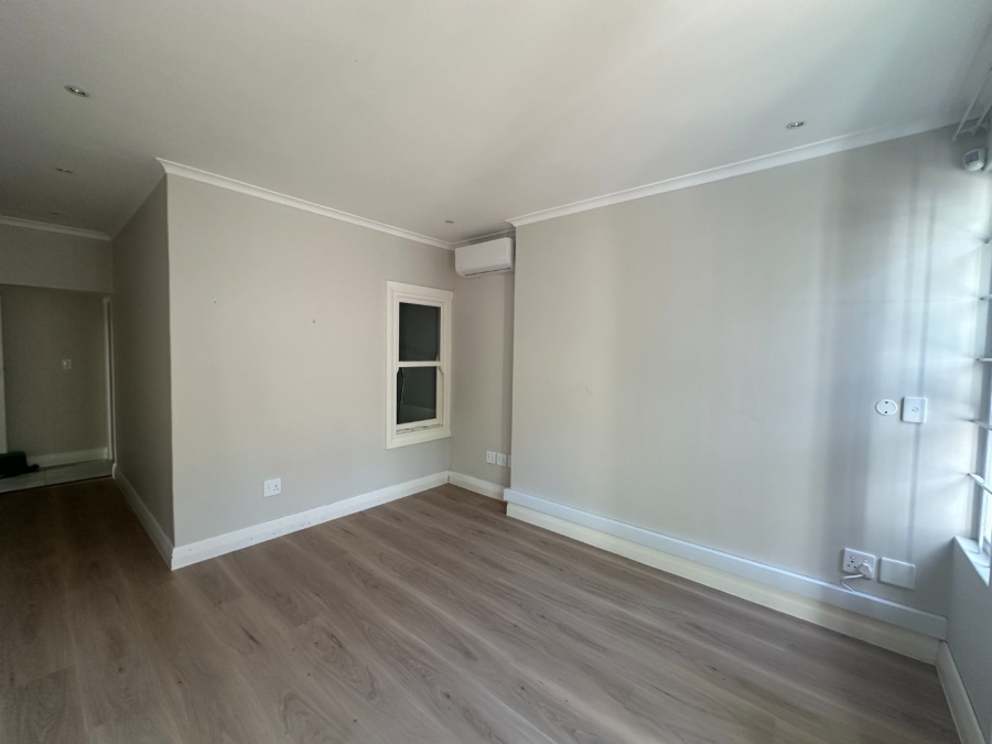 To Let 3 Bedroom Property for Rent in Green Point Western Cape